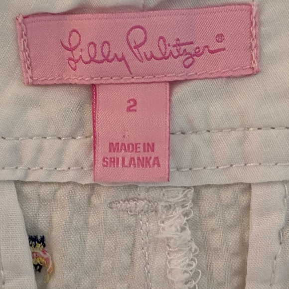 Lilly Pulitzer white nautical print shorts. Size 2 - Picture 3 of 3
